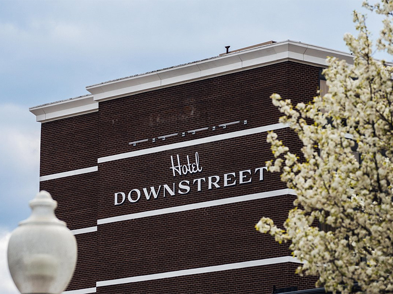 Hotels In The Berkshires, Motels In The Berkshires, Lodging In The Berkshires, Great Barrington MA Hotels, Pittsfield MA Hotels, Lenox MA Hotels